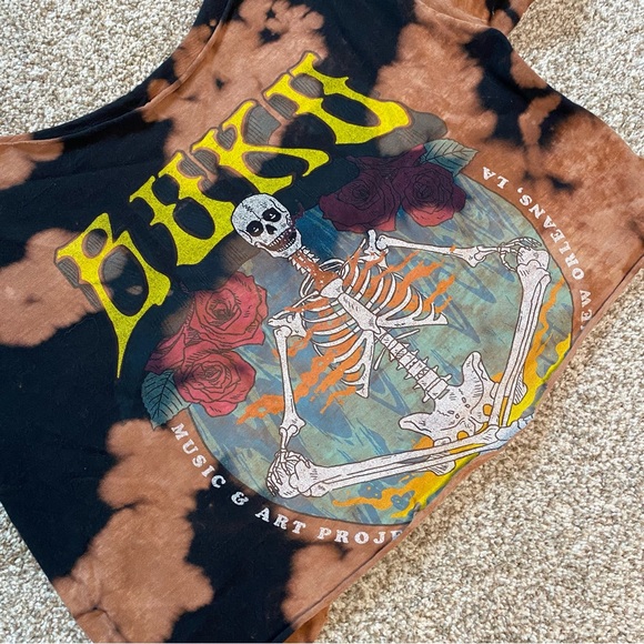 Oversized Cropped Bleach Dyed BUKU New Orleans Music & Arts Festival Tee - Picture 2 of 6